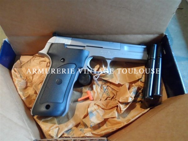 Pistolet Smith & Wesson 2206