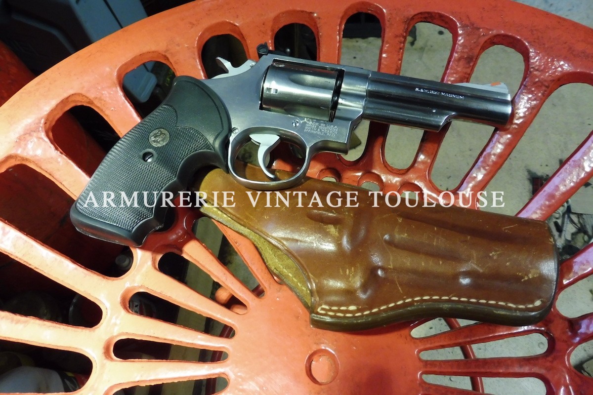 Revolver Smith et Wesson type 66 calibre 357 Magnum inox