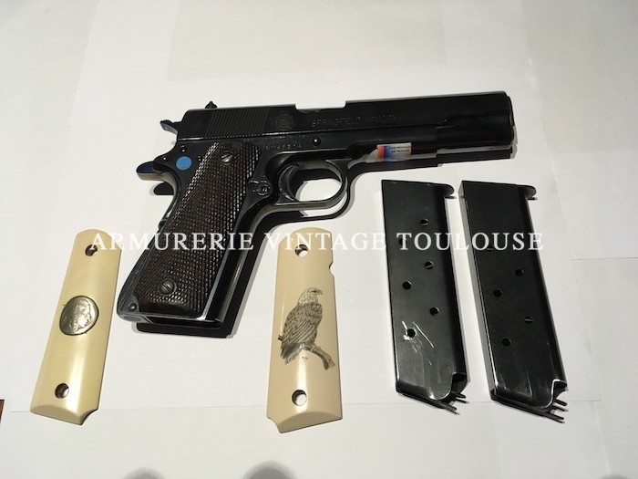 Pistolet Springfield type  1911 A1 calibre 45 ACP en acier bronzé, livré avec deux paires de plaquettes, arme en parfait état, prix 1250 Euros catégorie “B”