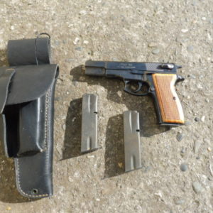 Pistolet semi automatique type “Luger M 90” calibre 9 x 19