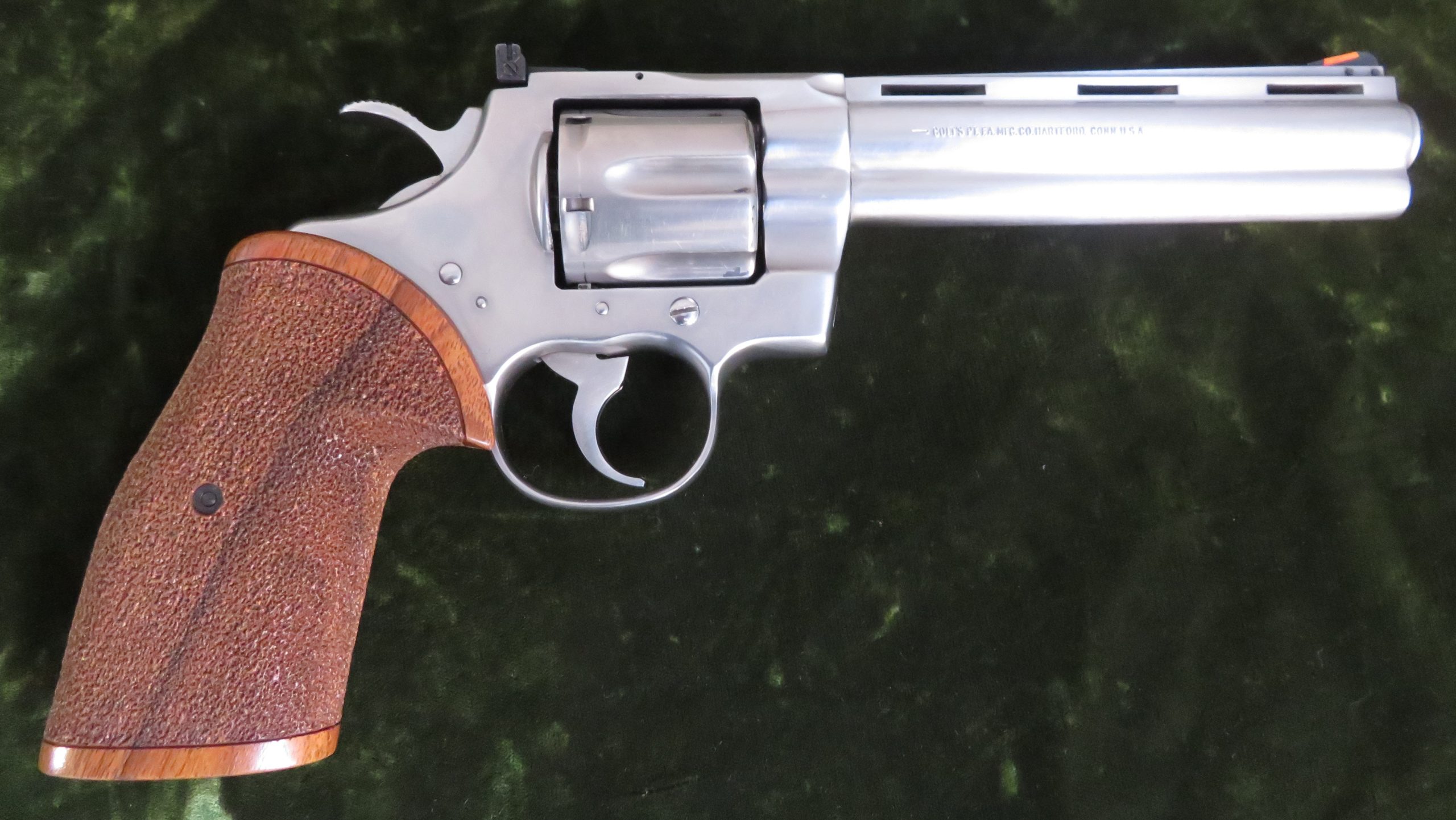 Revolver Colt Python calibre 357 Magnum Inox - ATELIER SAINT ETIENNE