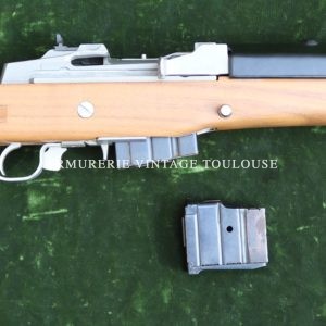 Carabine Ruger Mini 14 semi-automatique calibre 22 Remington avec crosse pliable