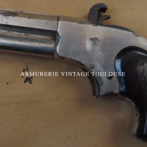 Rare pistolet à magasin tubulaire Remington Rider fabriqué à 15 000 exemplaires en 1871